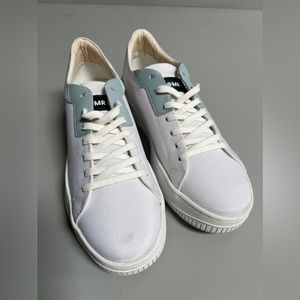 KOMRADS world white and light blue sneaker sz7.5